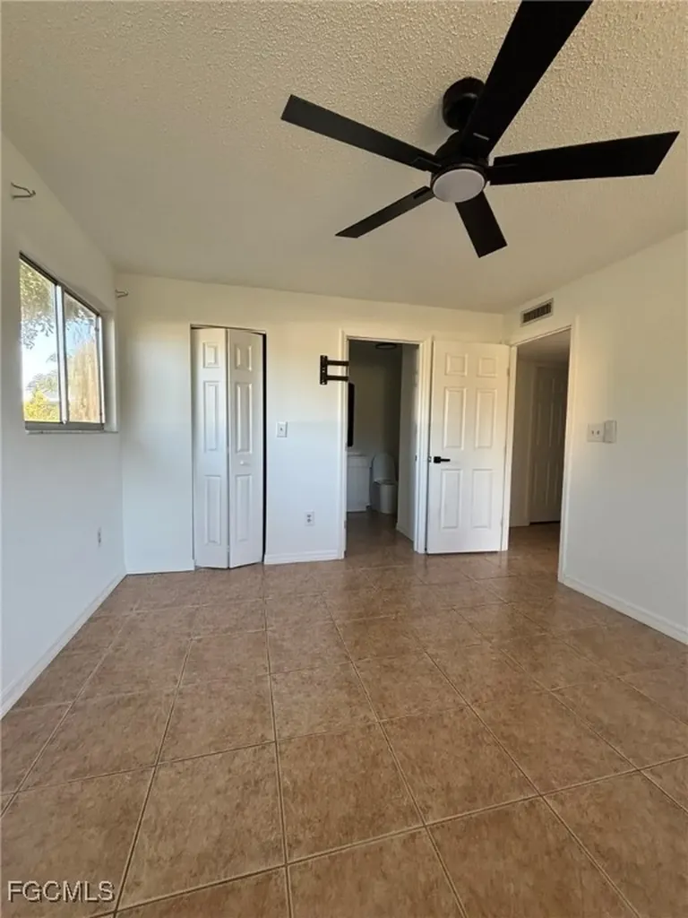 5713 Foxlake Drive North Fort Myers FL 33917
