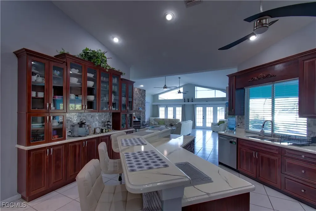 4332 Country Club Boulevard Cape Coral FL 33904