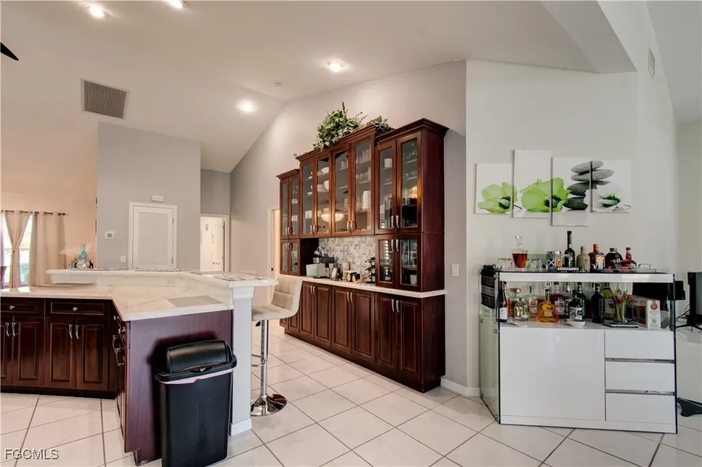 4332 Country Club Boulevard Cape Coral FL 33904