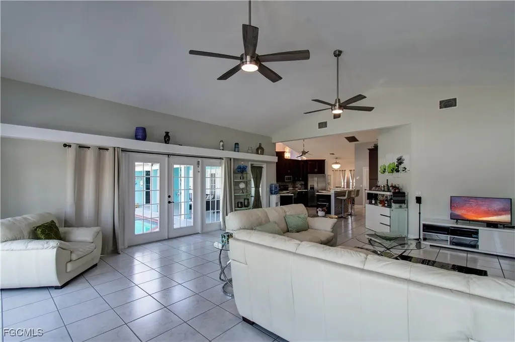 4332 Country Club Boulevard Cape Coral FL 33904