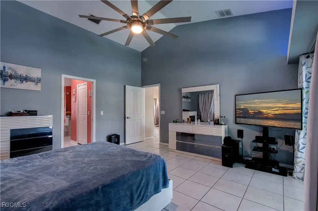 4332 Country Club Boulevard Cape Coral FL 33904
