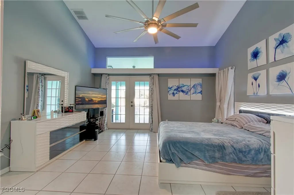 4332 Country Club Boulevard Cape Coral FL 33904