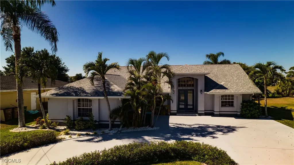 4332 Country Club Boulevard Cape Coral FL 33904