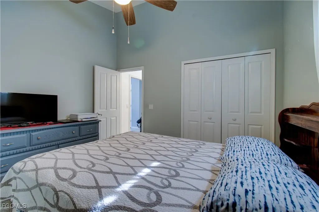 4332 Country Club Boulevard Cape Coral FL 33904