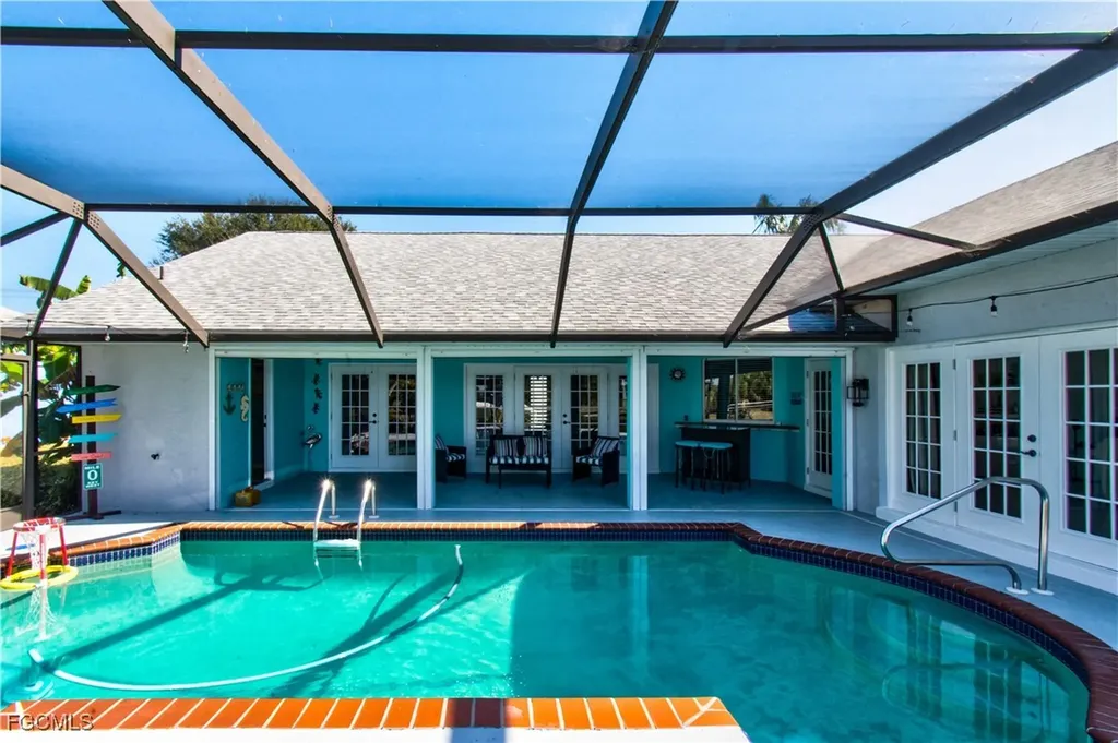 4332 Country Club Boulevard Cape Coral FL 33904