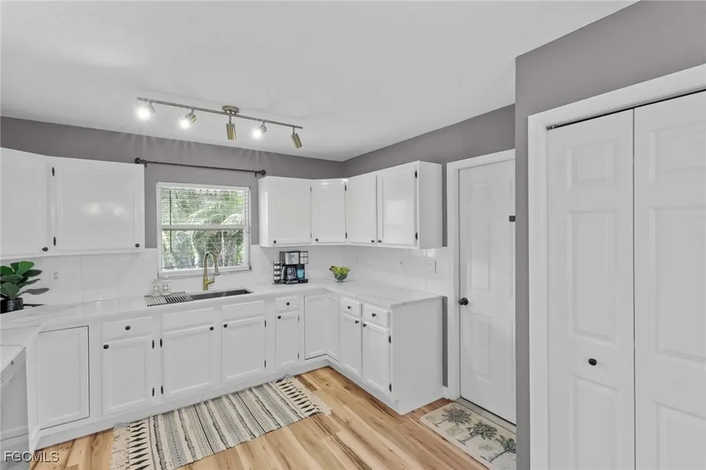428 Sharwood Drive Naples FL 34110
