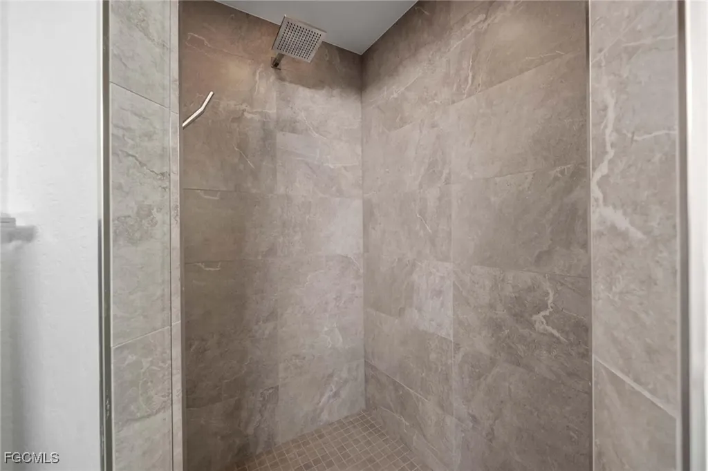 428 Sharwood Drive Naples FL 34110