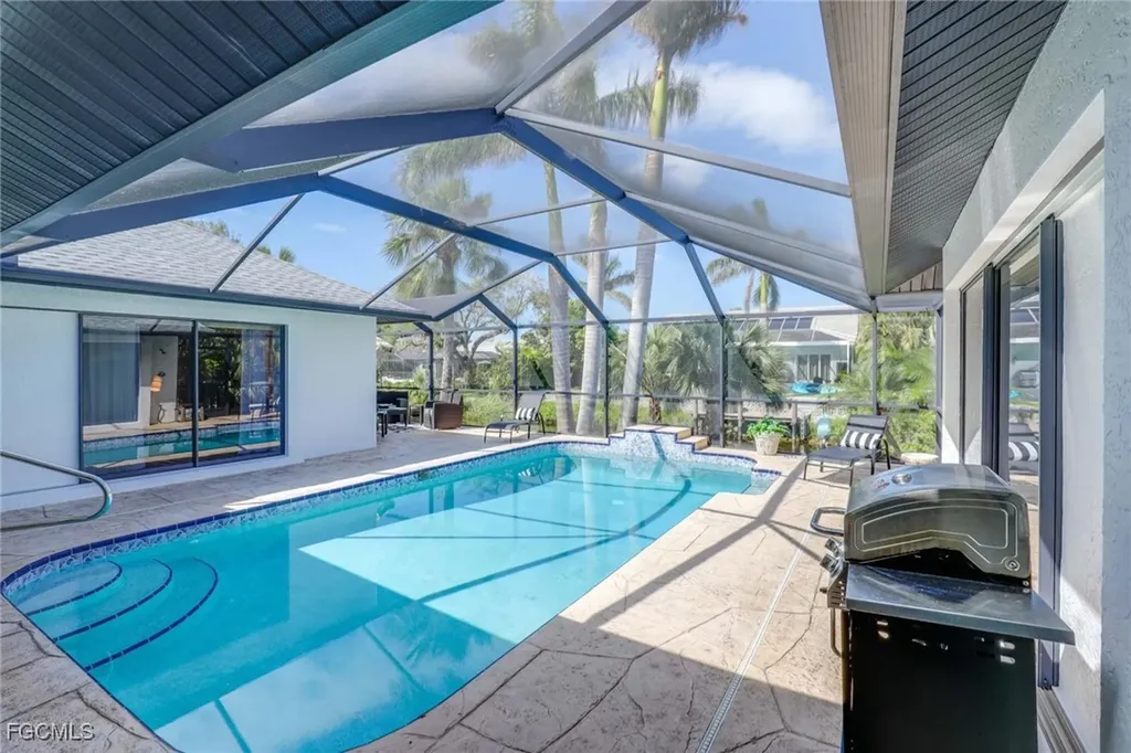 428 Sharwood Drive Naples FL 34110