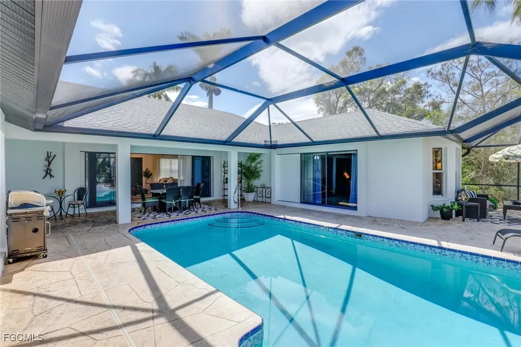 428 Sharwood Drive Naples FL 34110