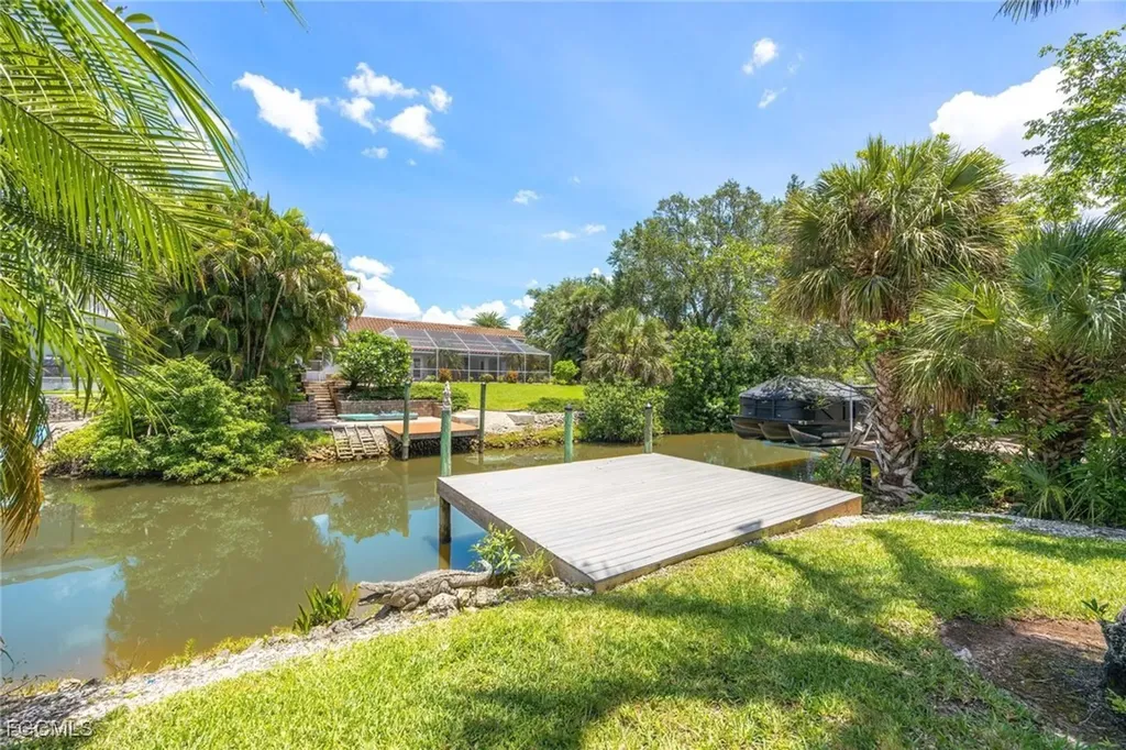 428 Sharwood Drive Naples FL 34110
