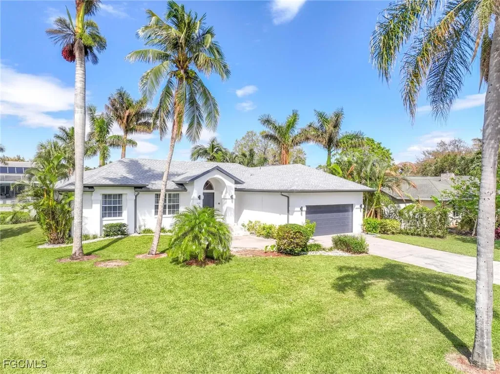 428 Sharwood Drive Naples FL 34110