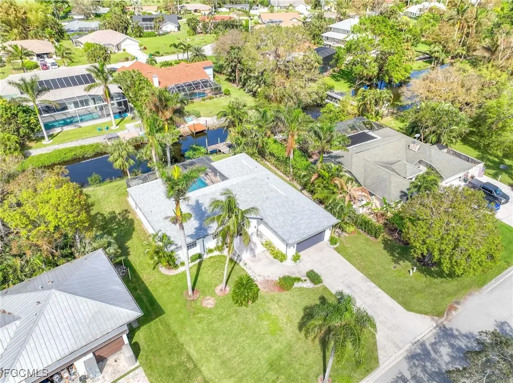 428 Sharwood Drive Naples FL 34110