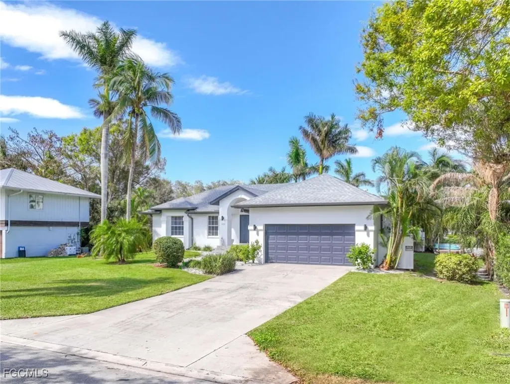 428 Sharwood Drive Naples FL 34110