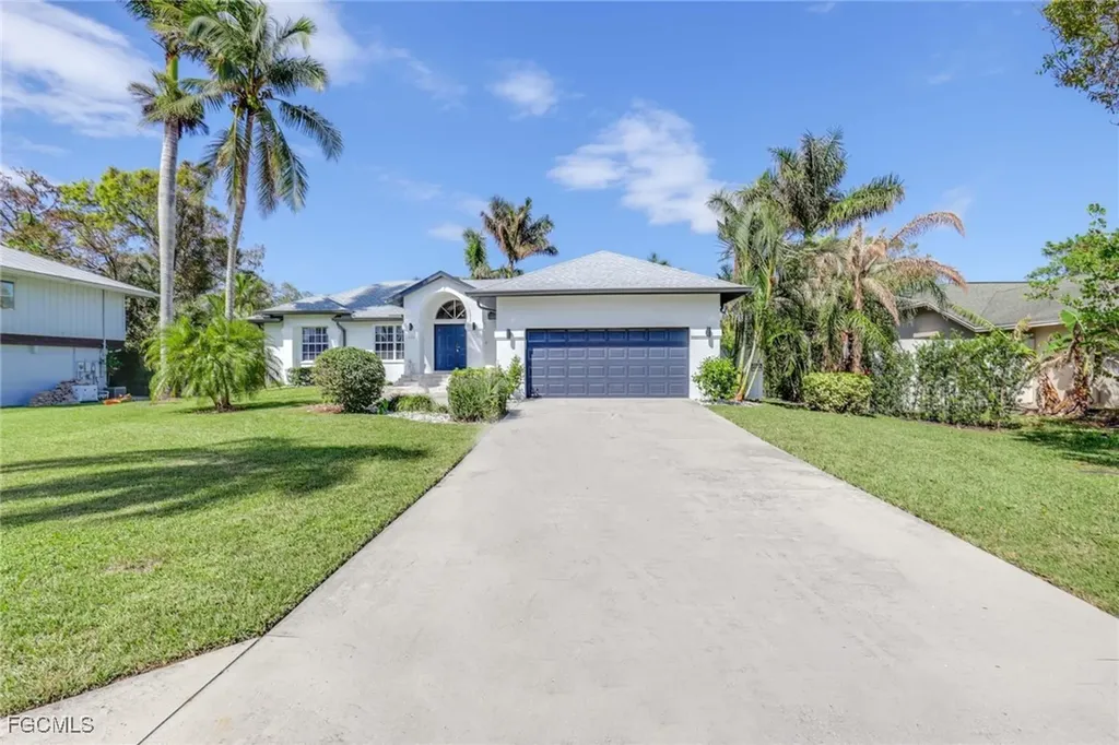 428 Sharwood Drive Naples FL 34110