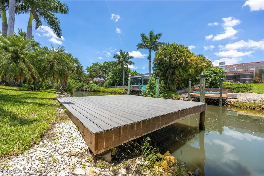 428 Sharwood Drive Naples FL 34110