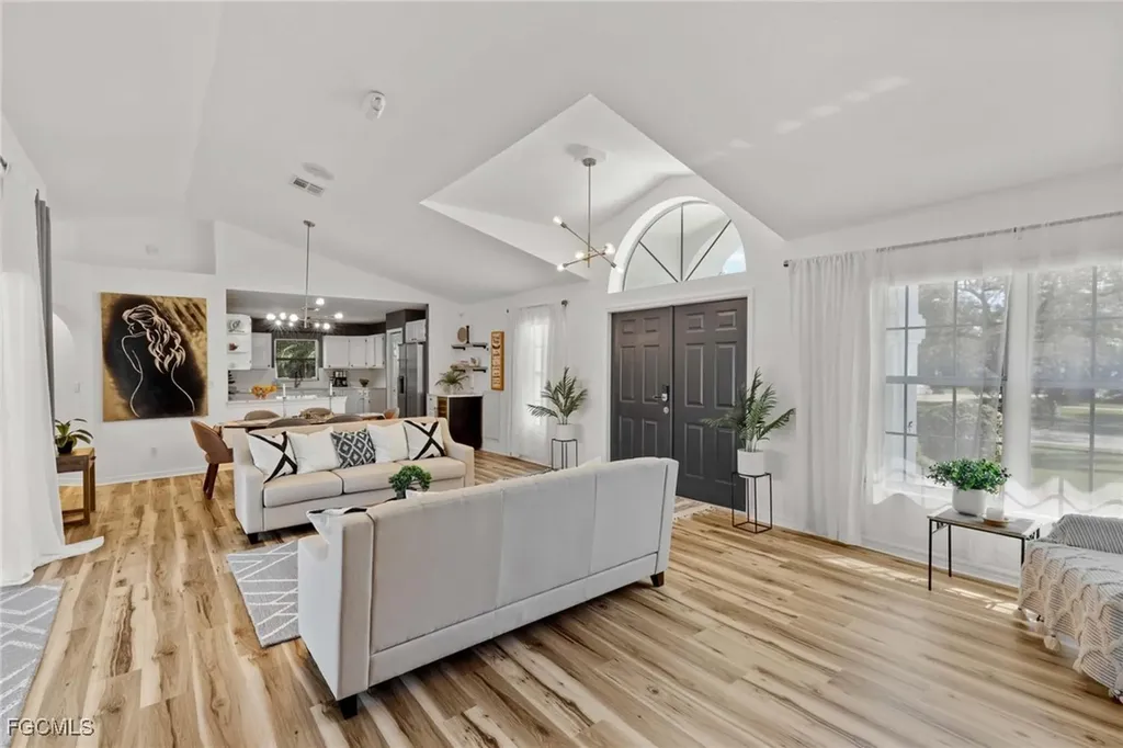 428 Sharwood Drive Naples FL 34110