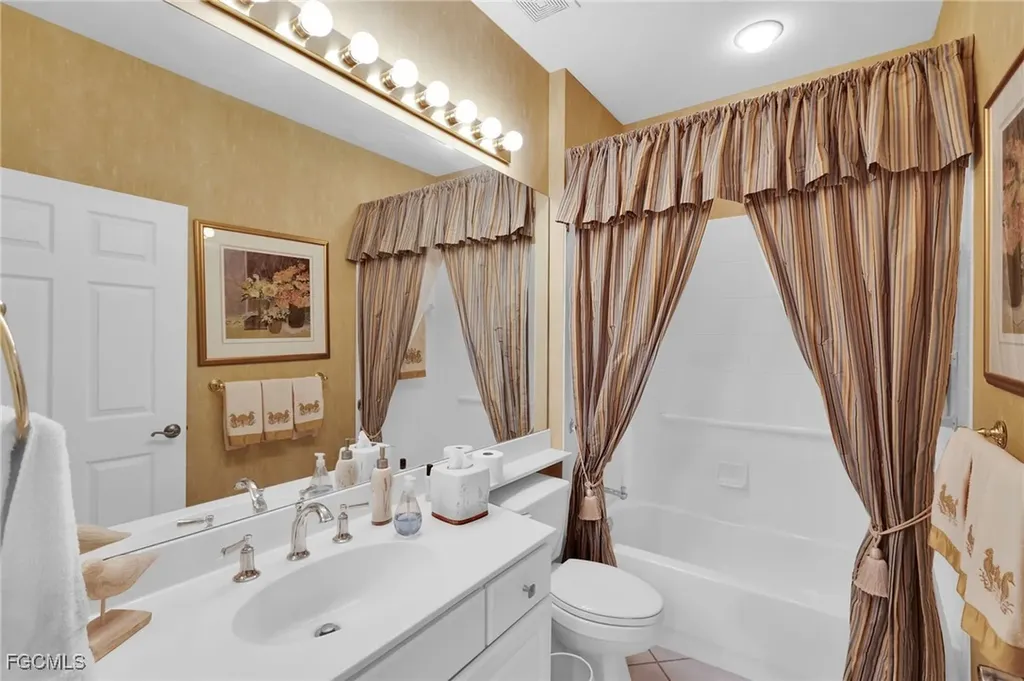 9121 Southmont Cove Fort Myers FL 33908