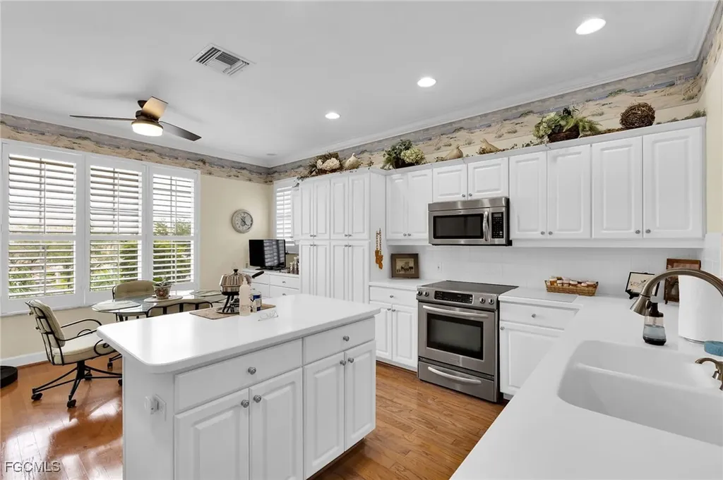 9121 Southmont Cove Fort Myers FL 33908