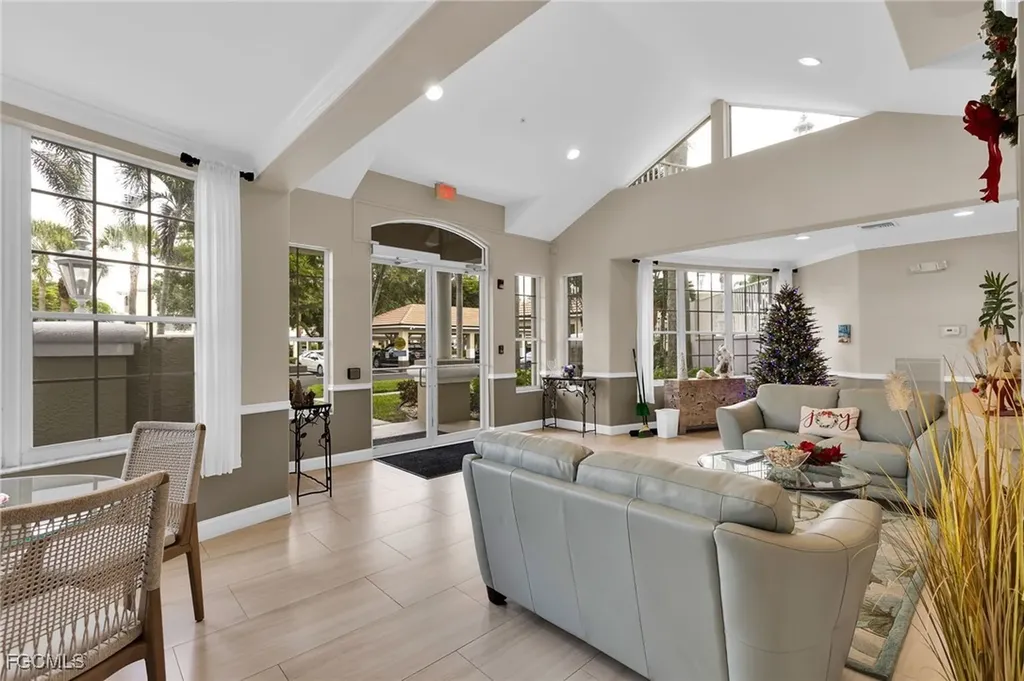 9121 Southmont Cove Fort Myers FL 33908