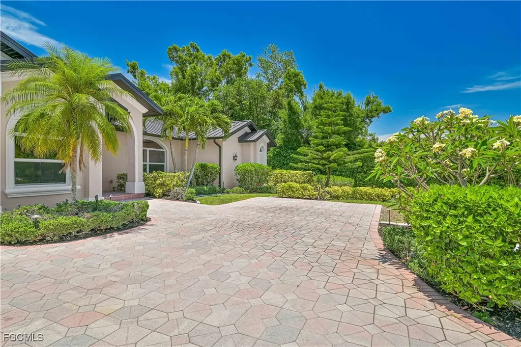 12641 Panasoffkee Drive North Fort Myers FL 33903