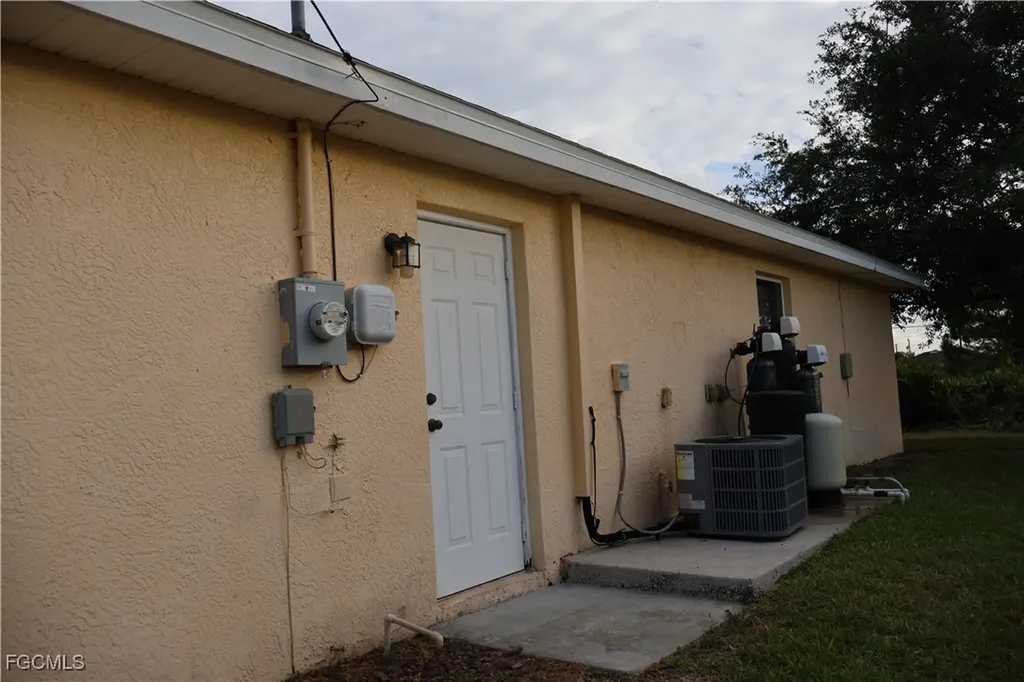 3805 22nd Street SW Lehigh Acres FL 33976