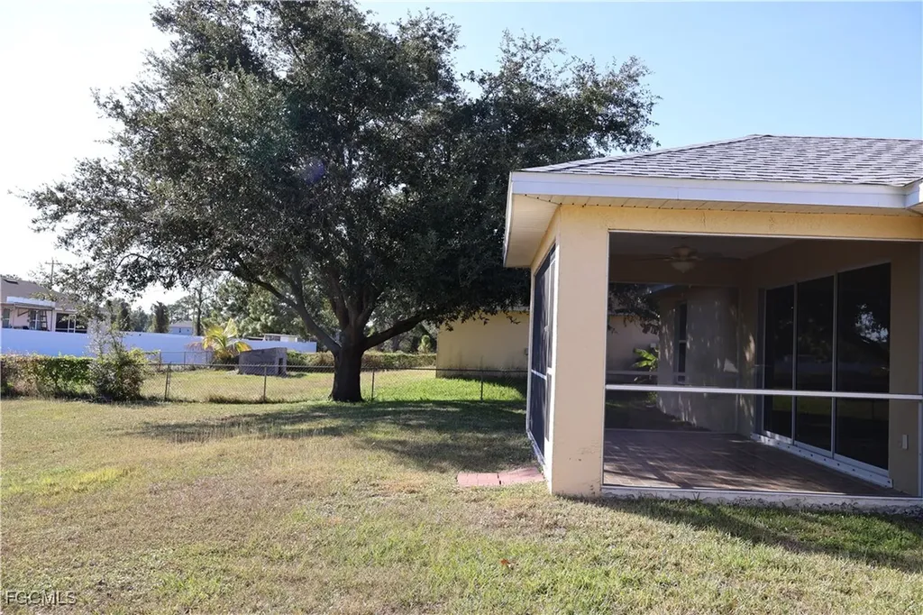 3805 22nd Street SW Lehigh Acres FL 33976