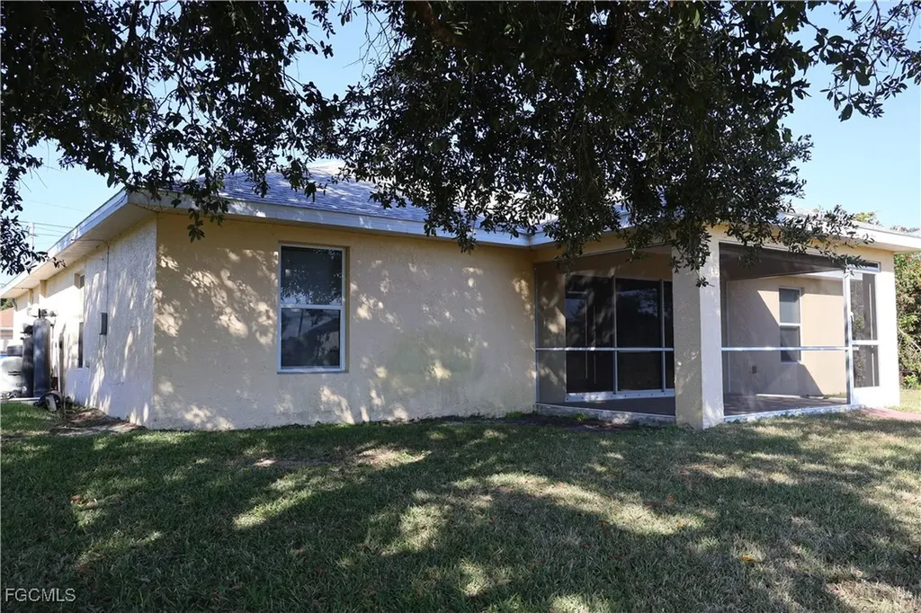 3805 22nd Street SW Lehigh Acres FL 33976