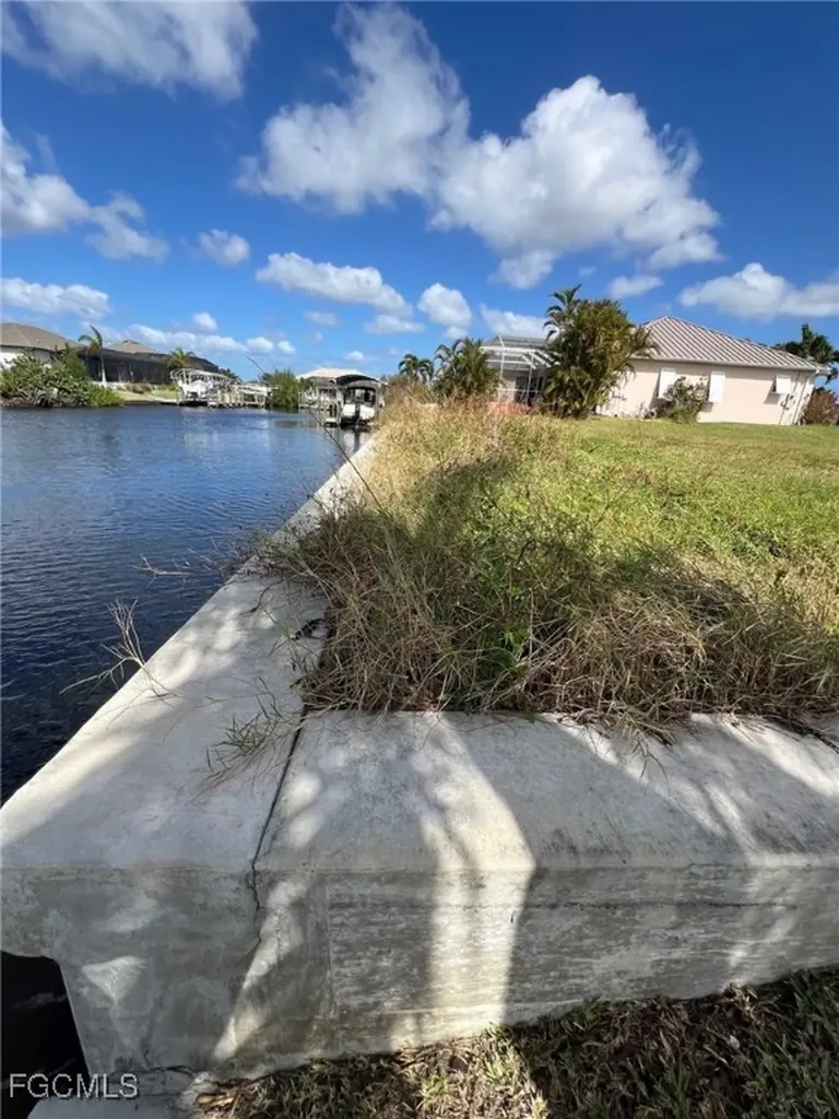 722 NW 39th Avenue Cape Coral FL 33993