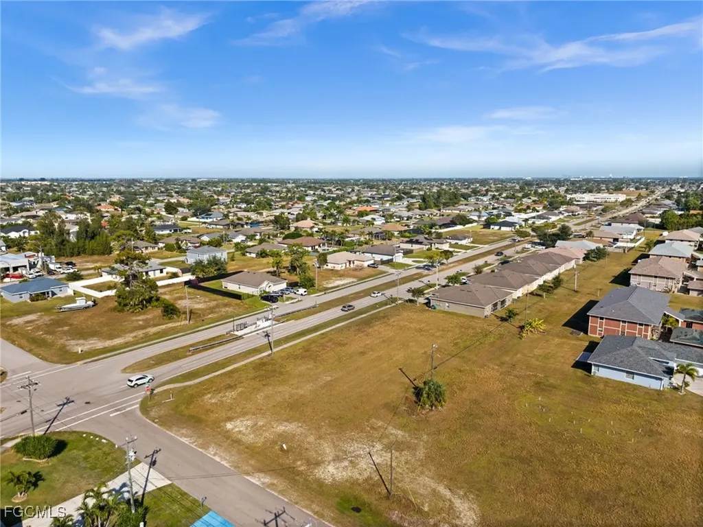 1422 SW Trafalgar Parkway Cape Coral FL 33991