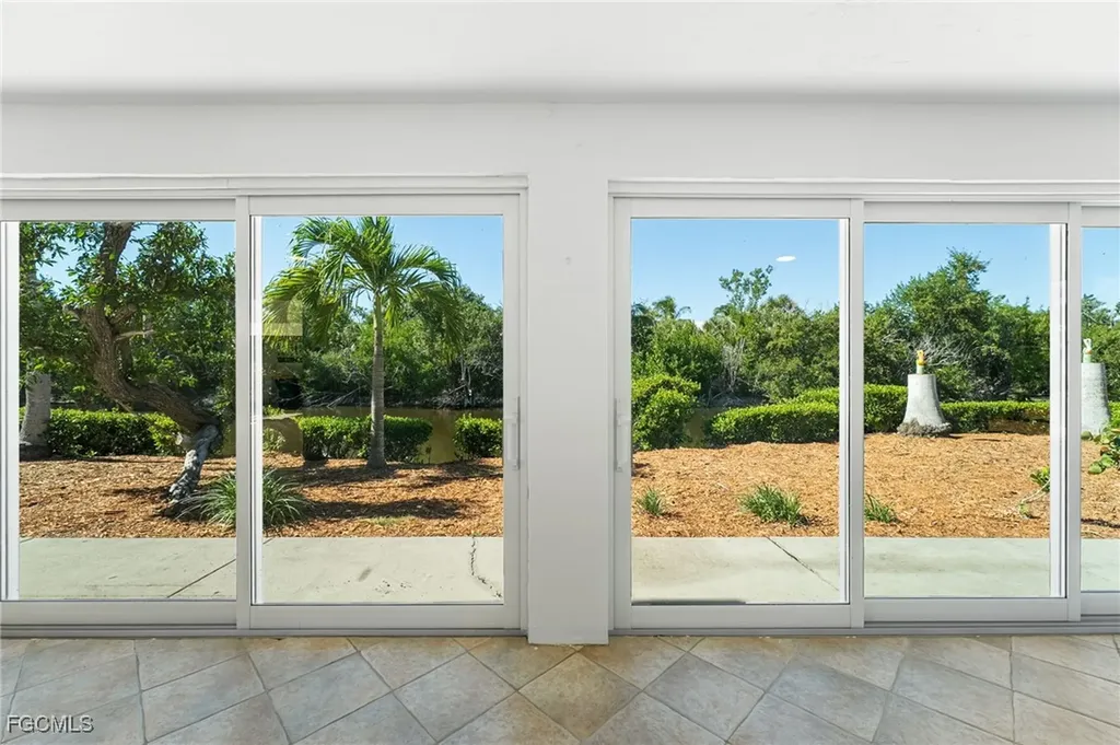241 Violet Drive Sanibel FL 33957