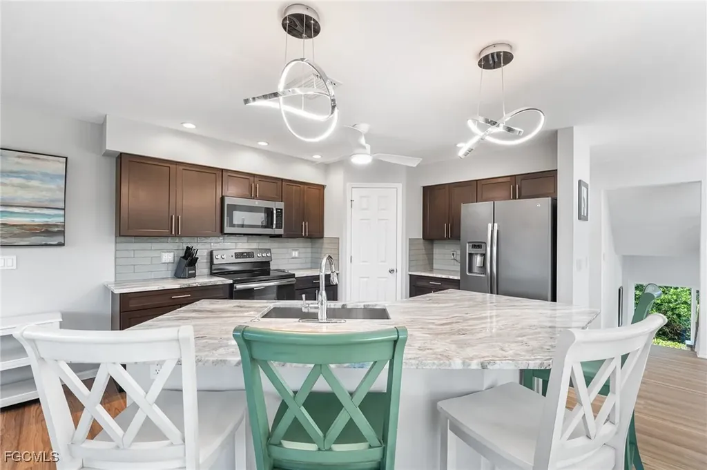 241 Violet Drive Sanibel FL 33957
