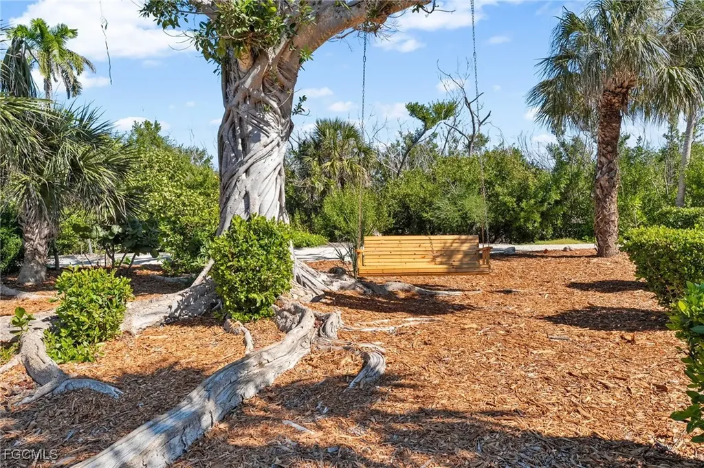 241 Violet Drive Sanibel FL 33957