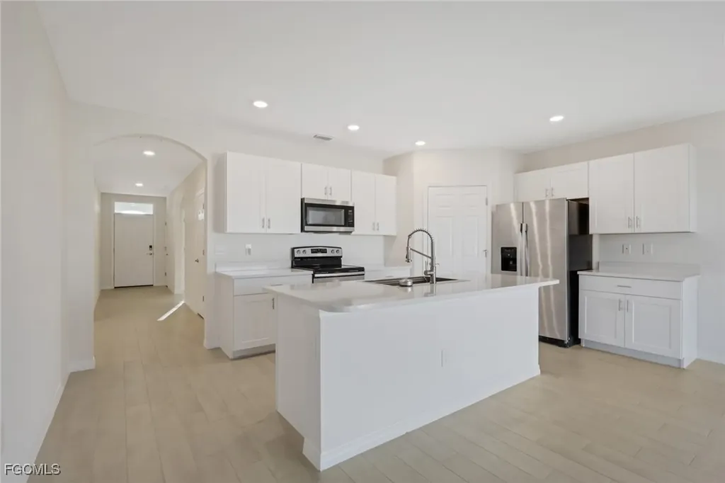 2800 NW 6th Avenue Cape Coral FL 33993