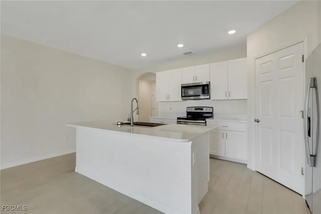 2800 NW 6th Avenue Cape Coral FL 33993
