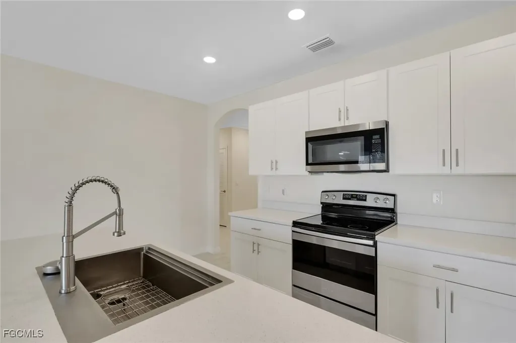 2800 NW 6th Avenue Cape Coral FL 33993
