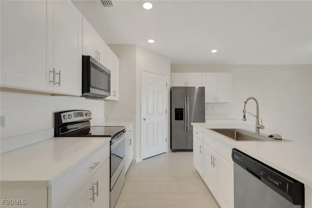 2800 NW 6th Avenue Cape Coral FL 33993