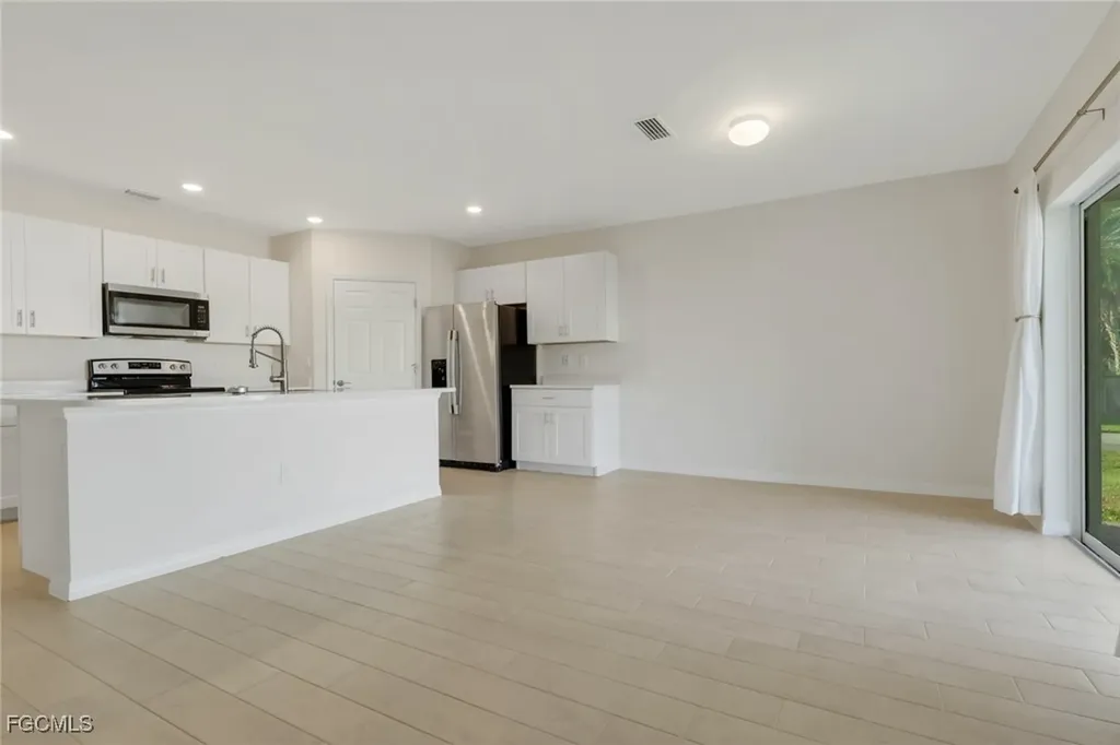 2800 NW 6th Avenue Cape Coral FL 33993