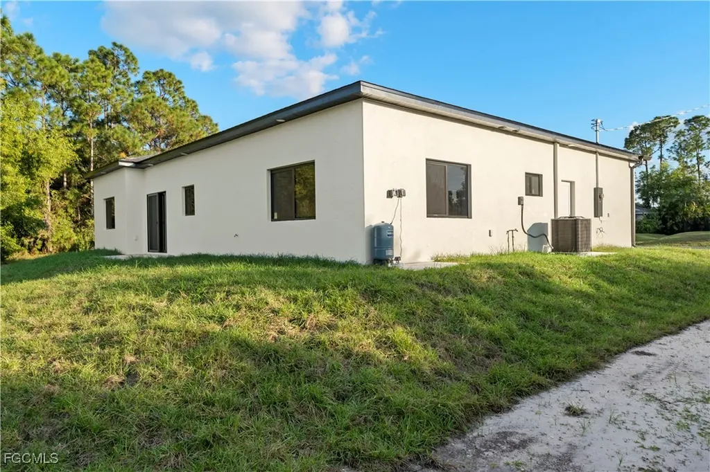 3416 23rd Street SW Lehigh Acres FL 33976