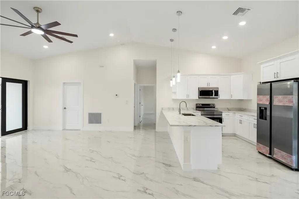 3609 23rd Street SW Lehigh Acres FL 33976