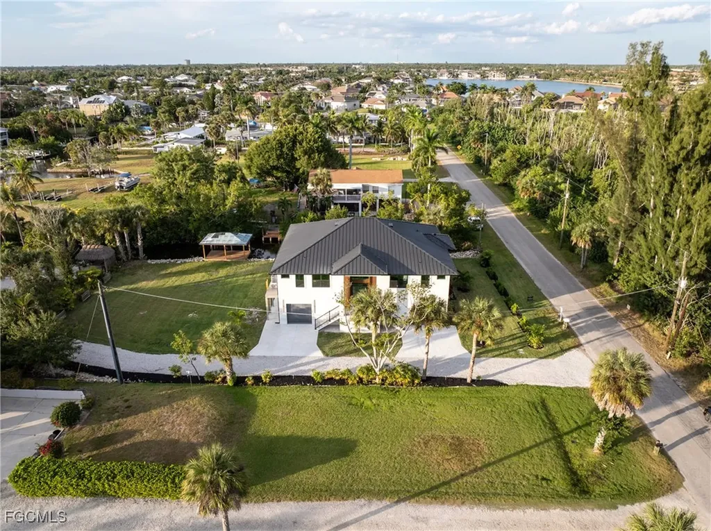 18190 Pioneer Road Fort Myers FL 33908