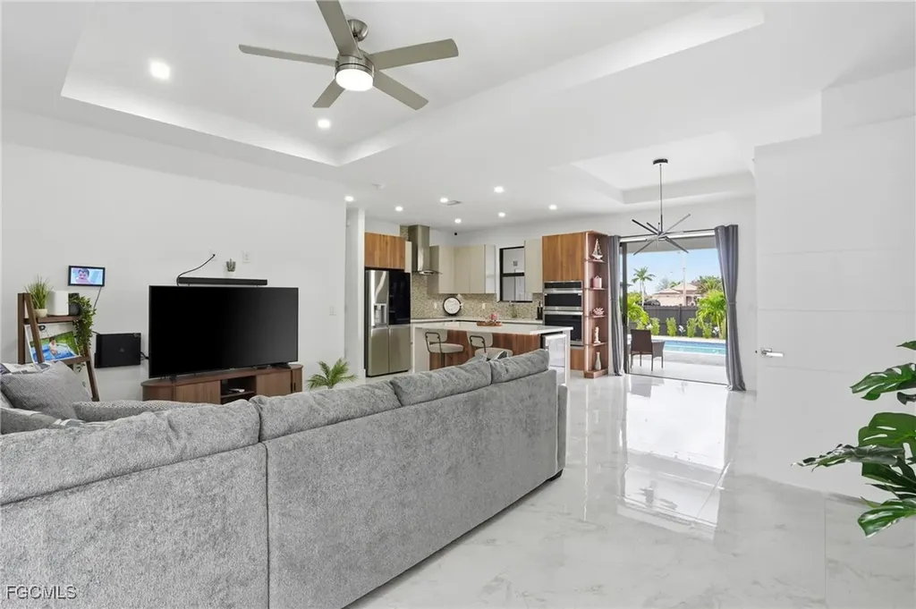 1720 NW 15th Place Cape Coral FL 33993