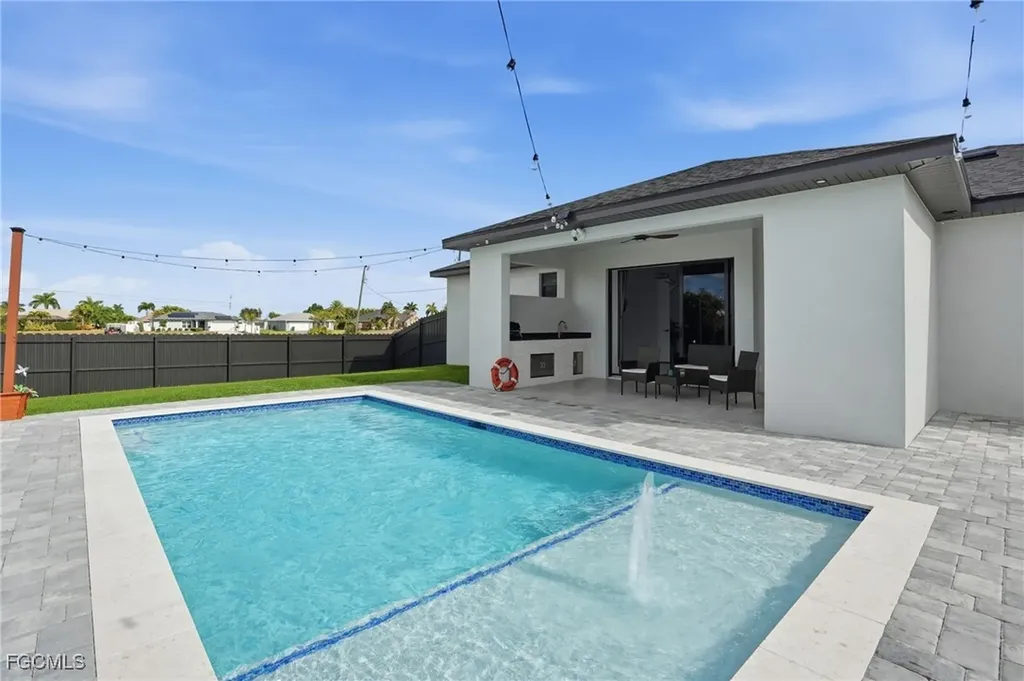 1720 NW 15th Place Cape Coral FL 33993
