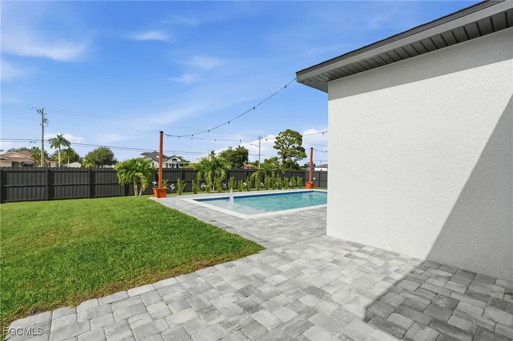 1720 NW 15th Place Cape Coral FL 33993