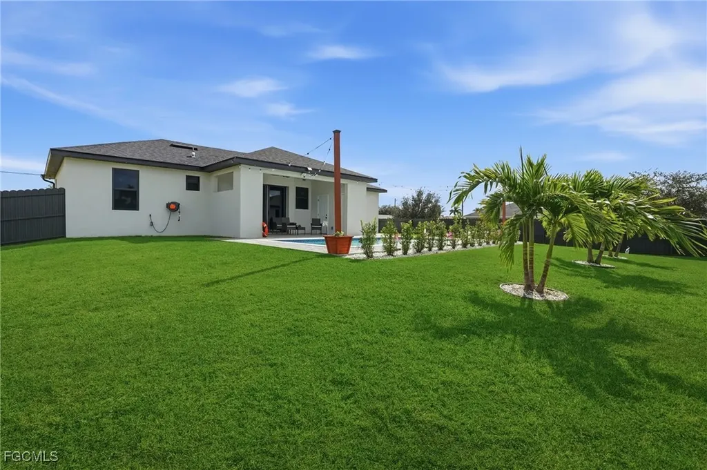 1720 NW 15th Place Cape Coral FL 33993