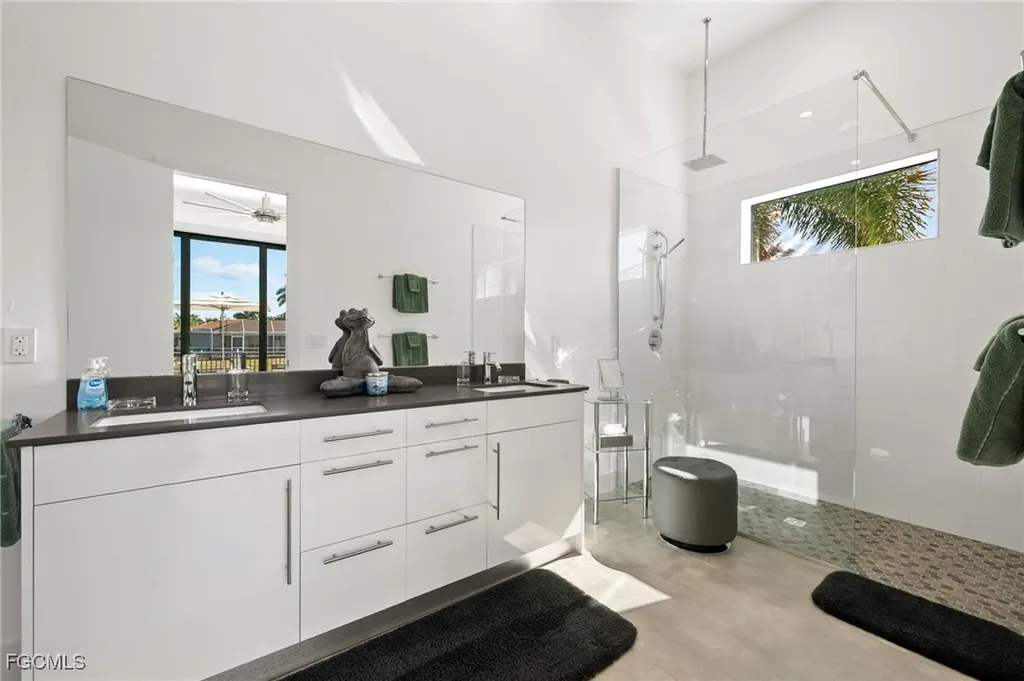 5324 Mayfair Court Cape Coral FL 33904