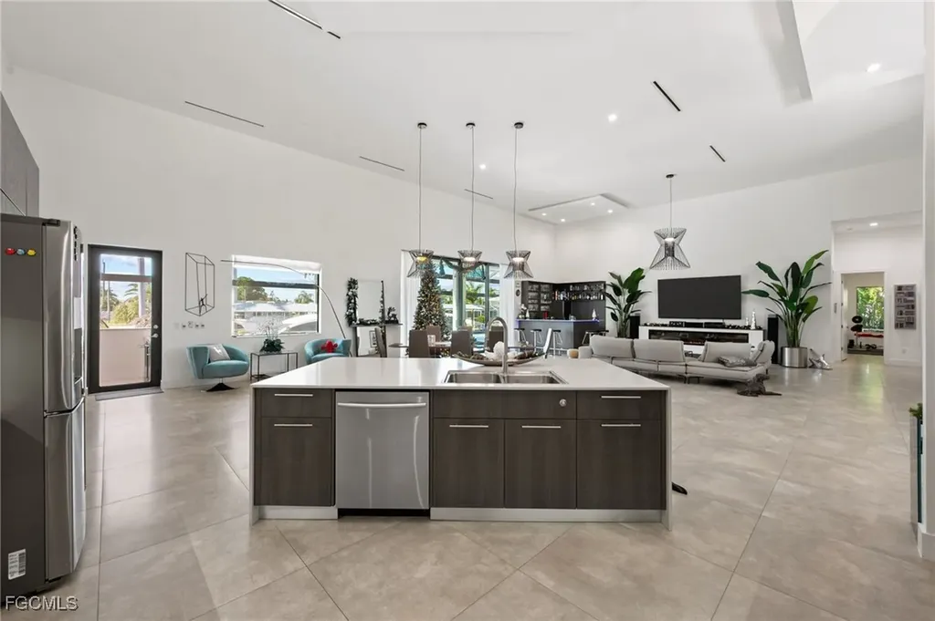 5324 Mayfair Court Cape Coral FL 33904