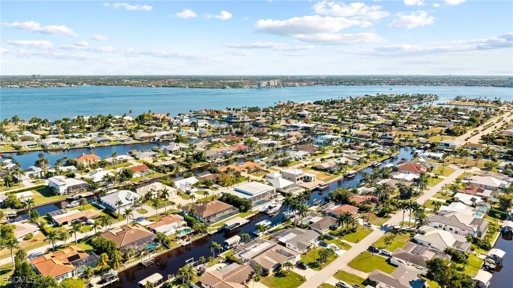 5324 Mayfair Court Cape Coral FL 33904