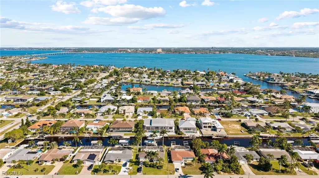 5324 Mayfair Court Cape Coral FL 33904