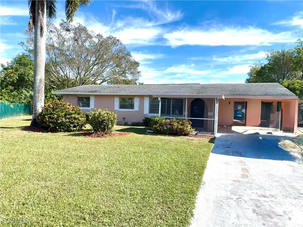25 Castlebar Circle Fort Myers FL 33905