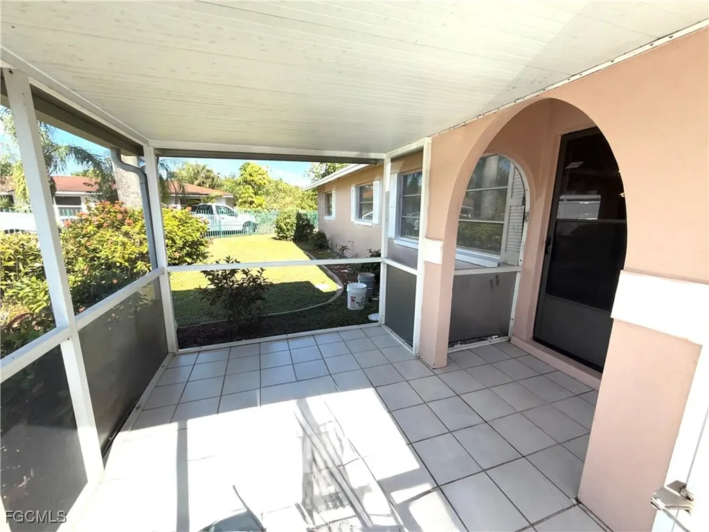 25 Castlebar Circle Fort Myers FL 33905
